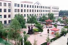 尤其是对于协奏曲关键进入位置的提示与快速度的律动